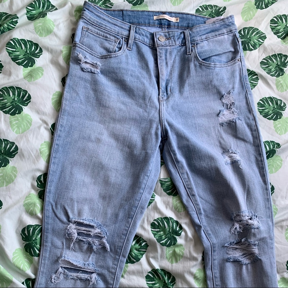 ❤️LEVIS HIGH RISE JEANS‼️‼️ - Picture 3 of 4